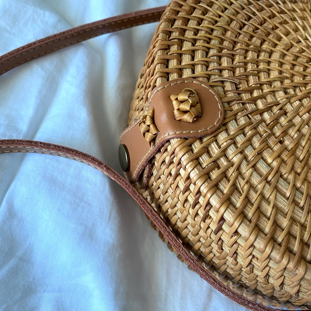 Straw Purse - Picture 3 of 4
